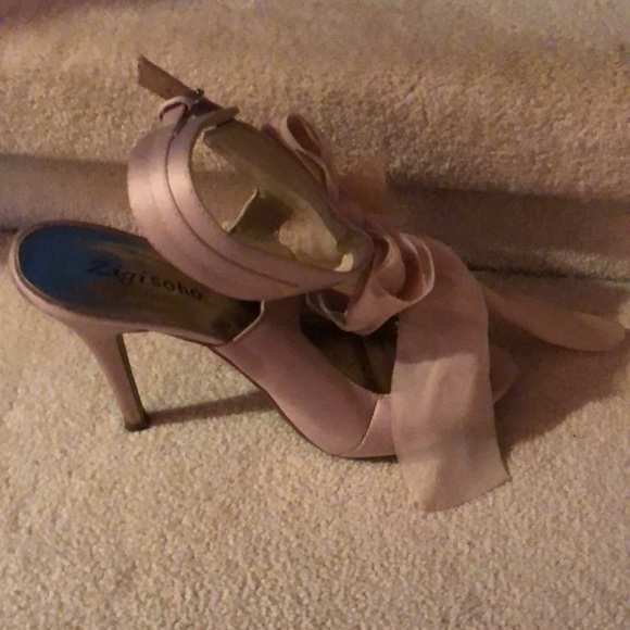 Zigs Soho women’s dress sandals adjustable bow tie with strap. Sexy ladies 7 1/2 - Picture 3 of 9